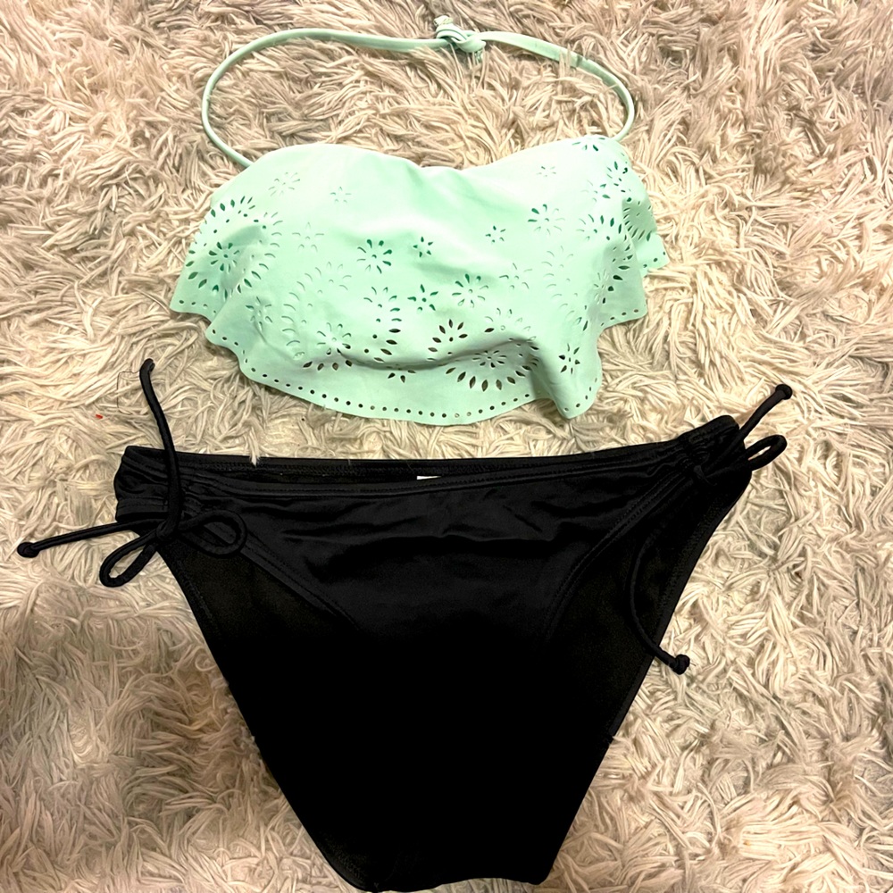 Halter neck bikini skirt top with black string bikini set